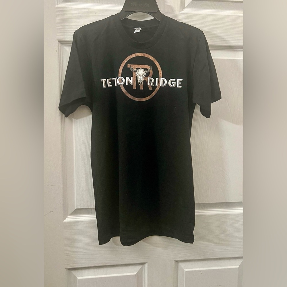 Teton Ridge Tshirt Small.